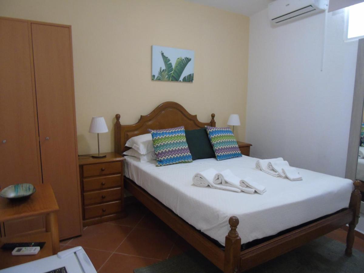 Manta Guest - Bed & Breakfast Manta Rota Exterior photo